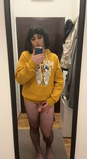 Sissyvaleriee69