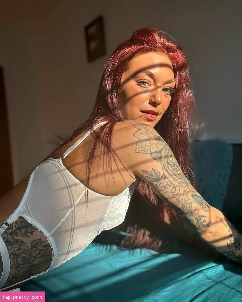 Sara Jade - Photo #10