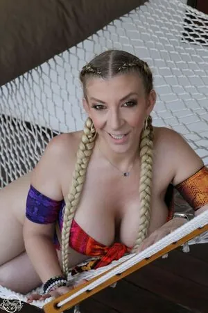 Sara Jay
