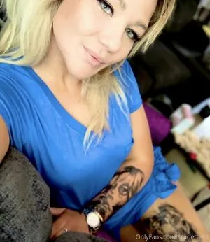 Scarlette James