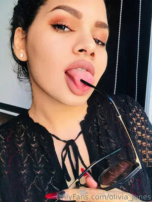 sofia_jones2