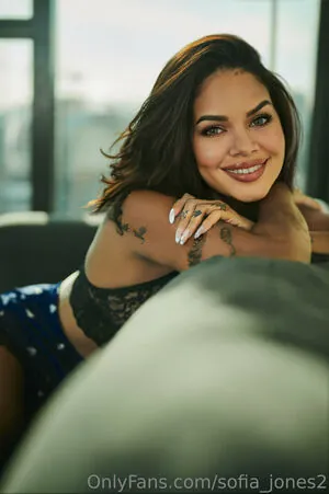 sofia_jones2