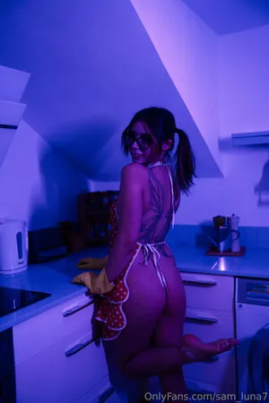 Sam_luna7