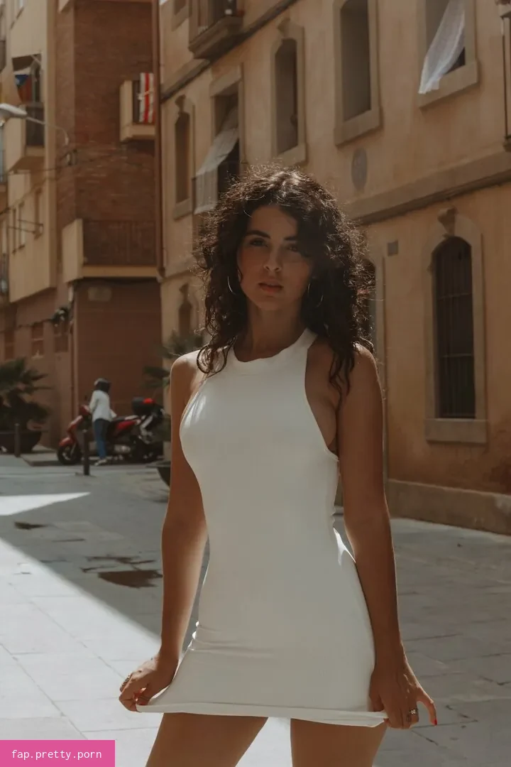 Sara Llamas - Photo #04
