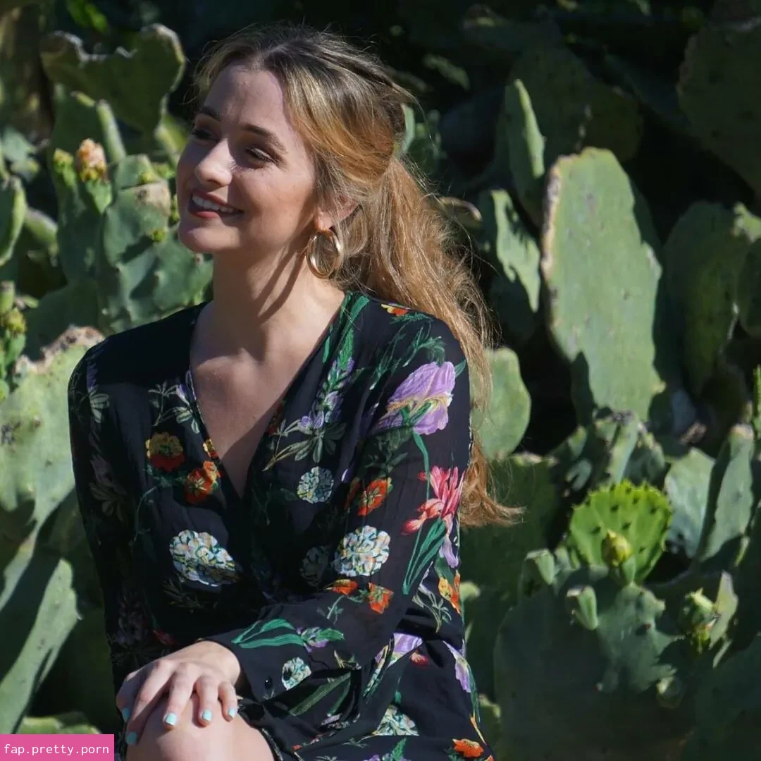 Sarah Lavender ASMR - Photo #05