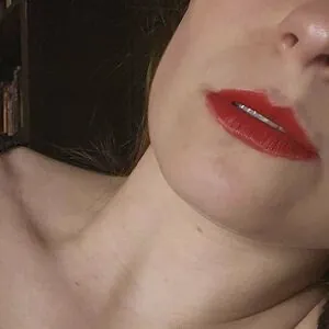 Scarlet_Lady