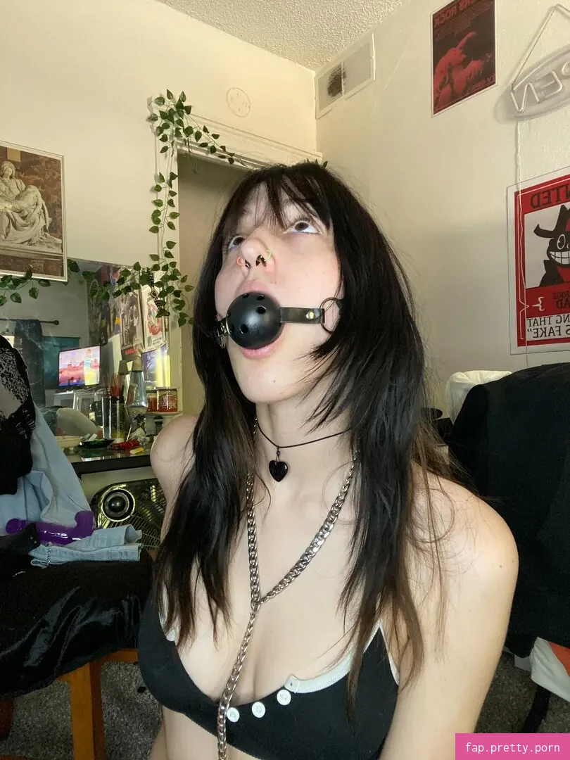 sluttycorpse - Photo #02