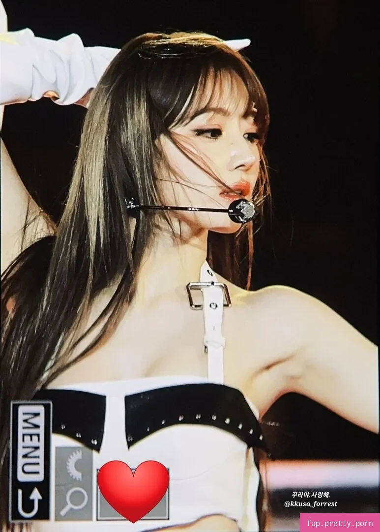 Sakura Miyawaki 宮脇 咲良 - Photo #37