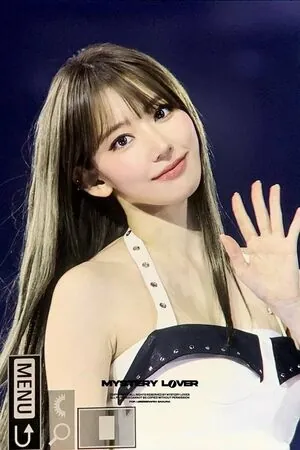 Sakura Miyawaki 宮脇 咲良