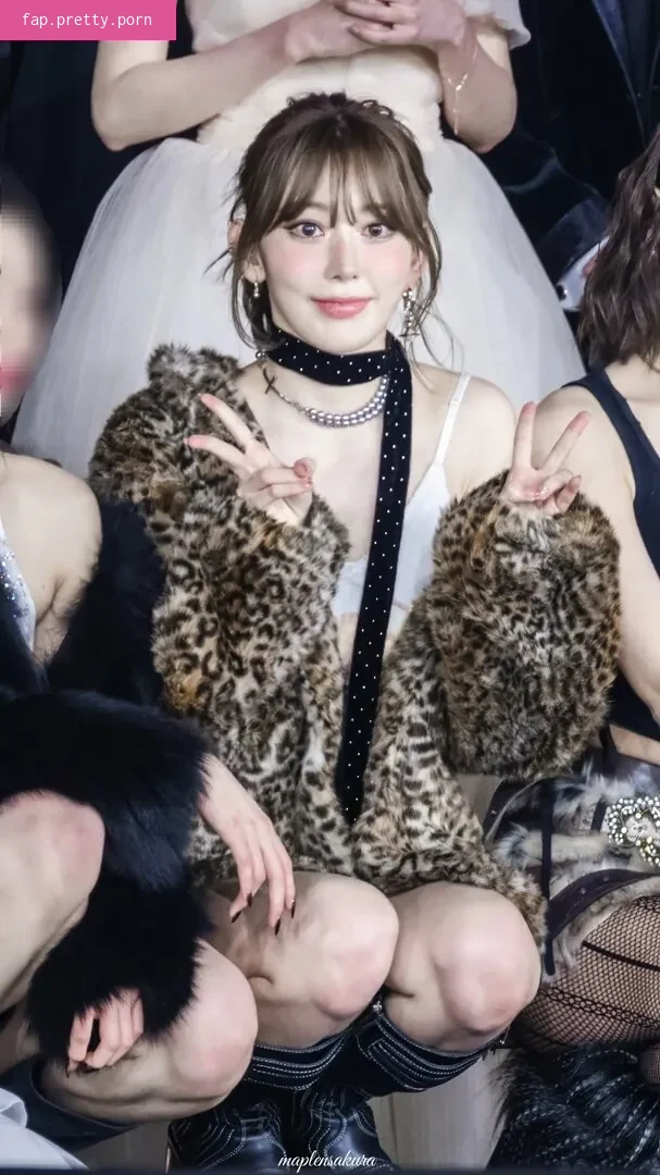 Sakura Miyawaki 宮脇 咲良 - Photo #54