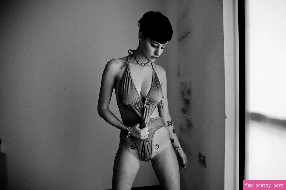 Sarah Manzoni - Photo #30