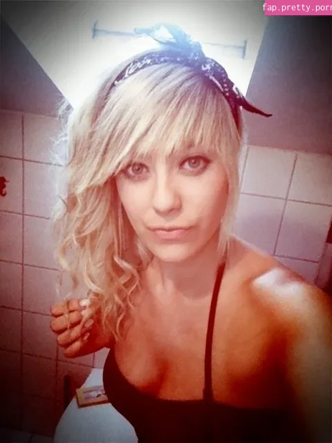 Selina Metzger - Photo #47