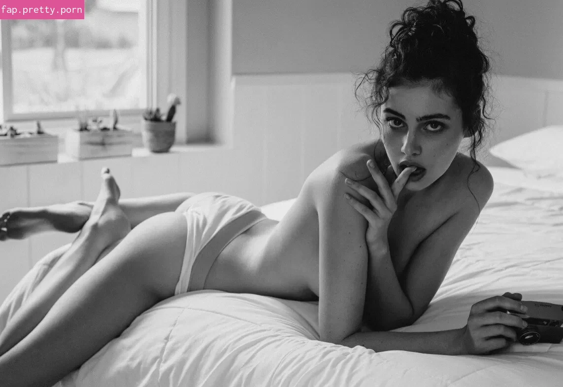 Sera Mann - Photo #04