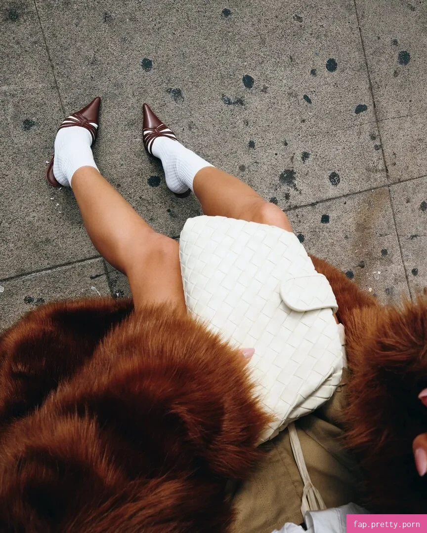 Shay Mitchell - Photo #05