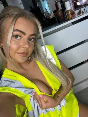 Smallblonde1