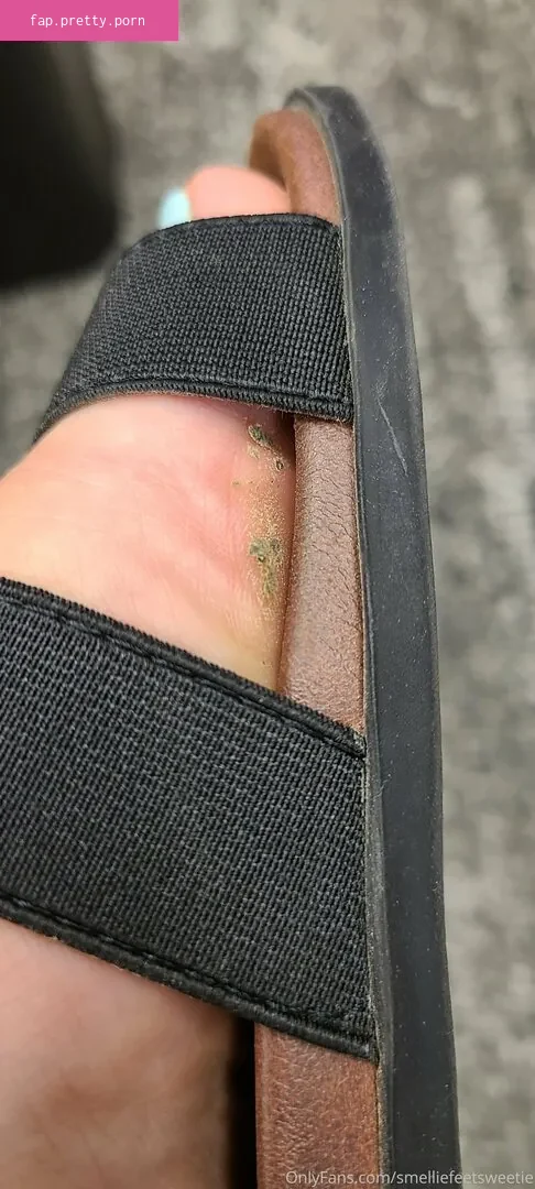 smelliefeetsweetie - Photo #20