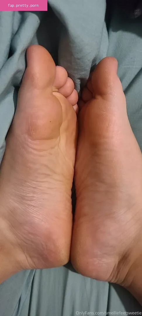 smelliefeetsweetie - Photo #32