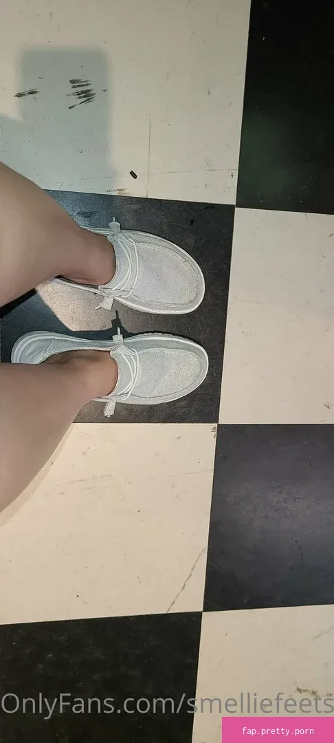 smelliefeetsweetie - Photo #45