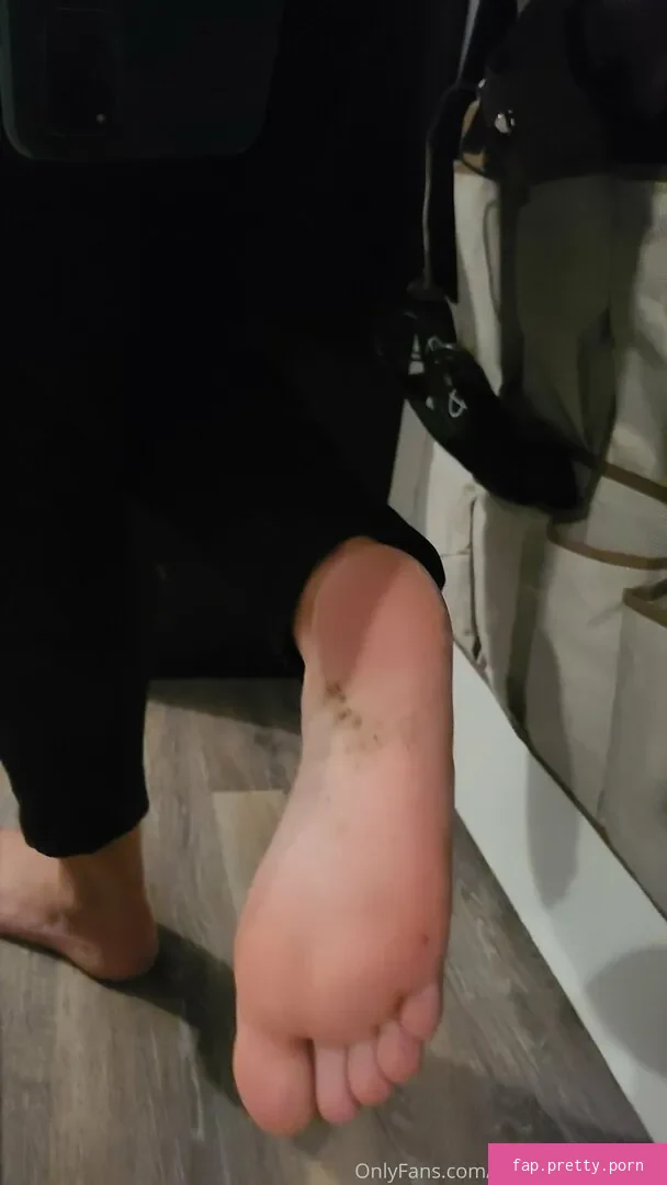 smelliefeetsweetie - Photo #51
