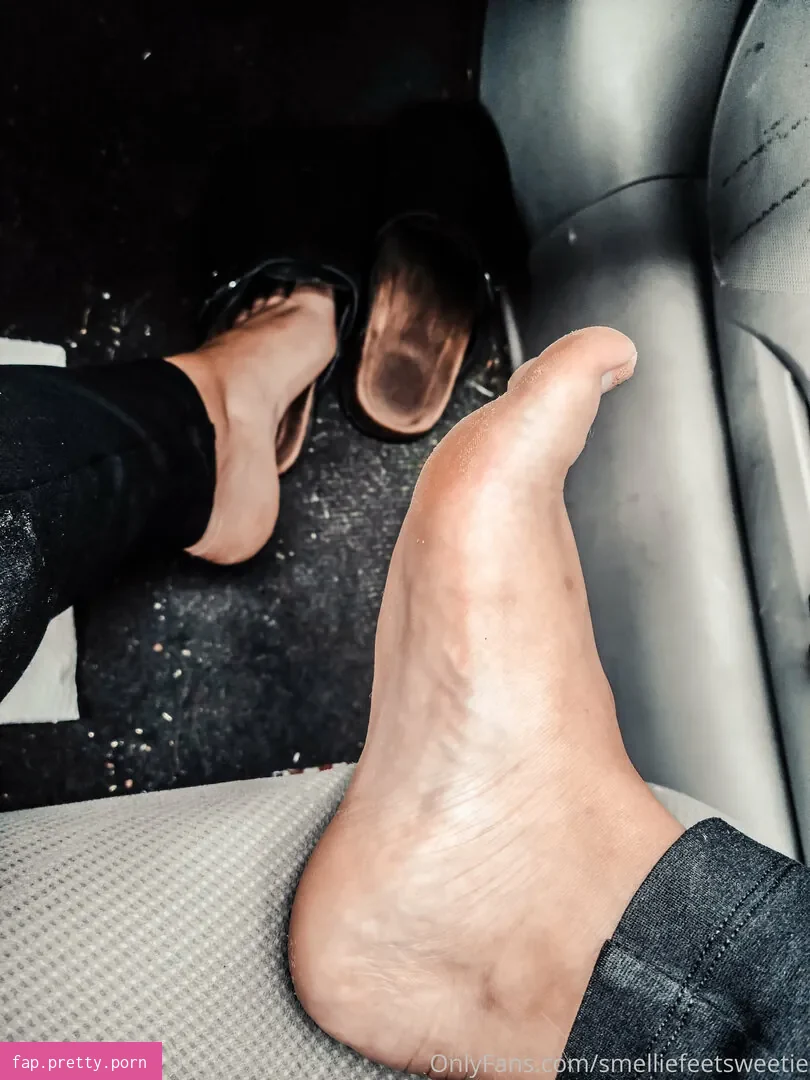smelliefeetsweetie - Photo #97