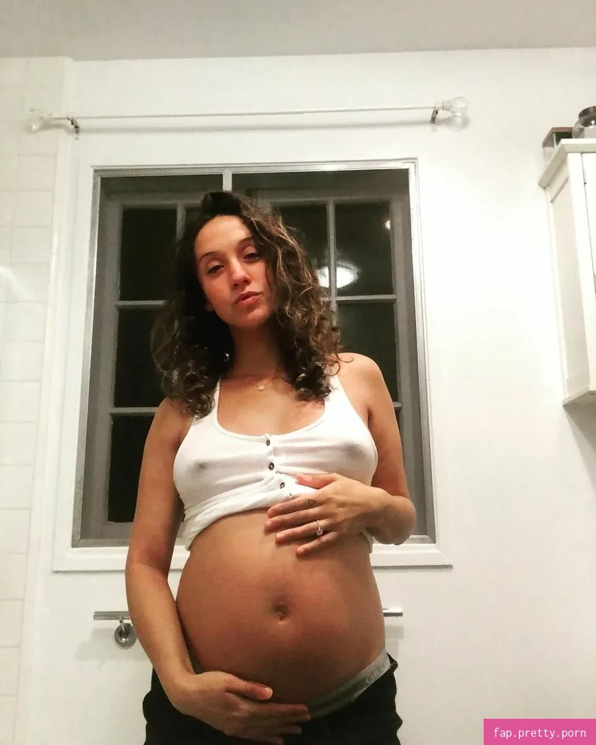 Stella Maeve - Photo #05