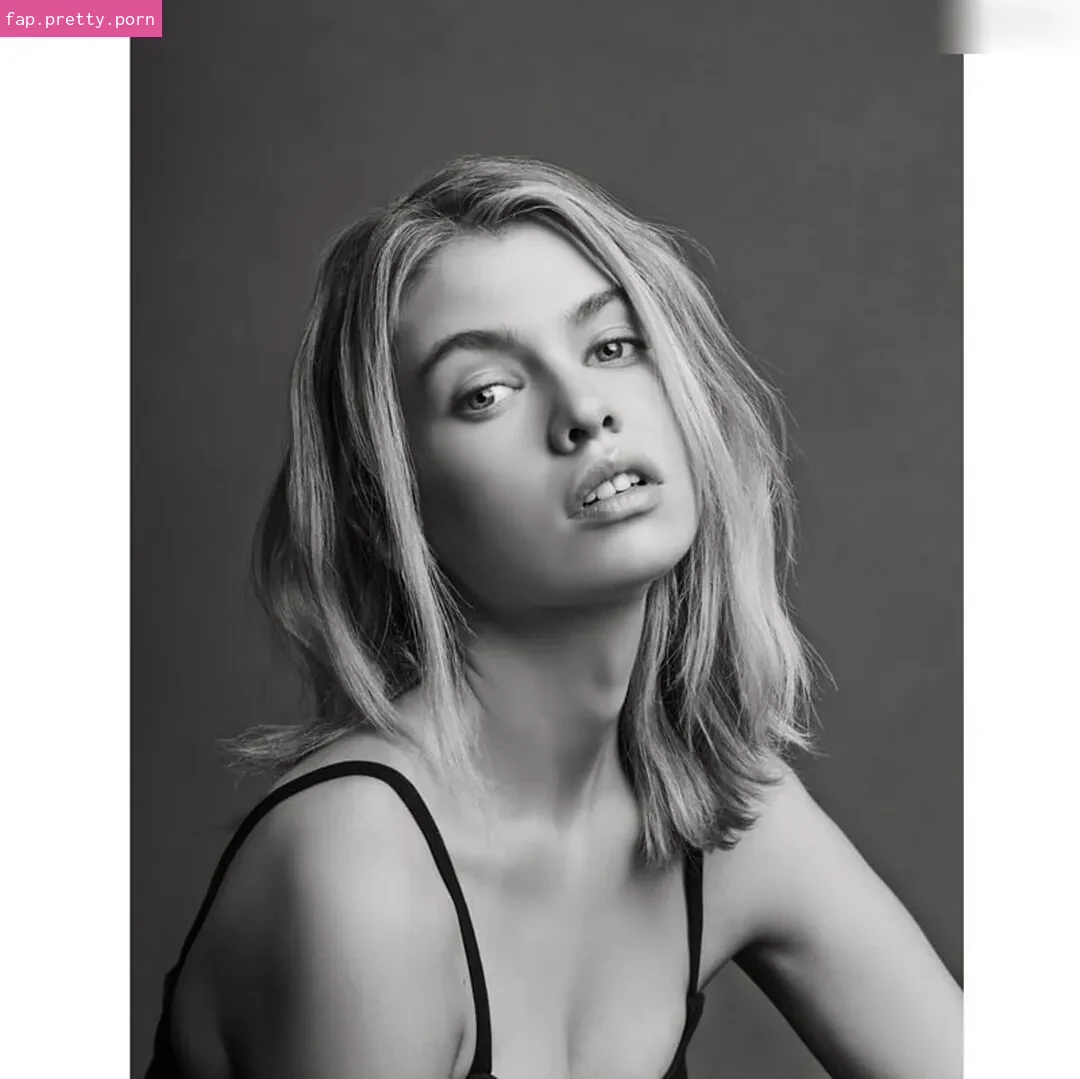 Stella Maxwell - Photo #87