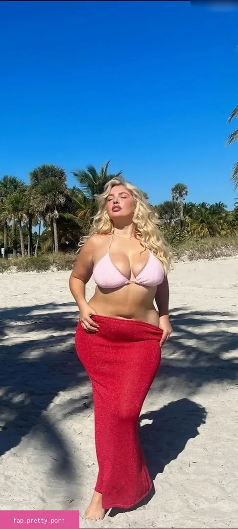 Sarina Nowak - Photo #11