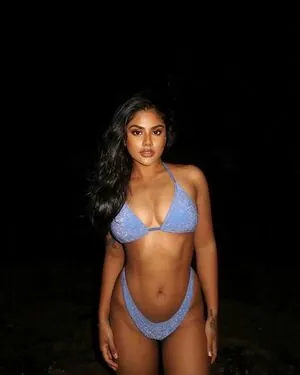 Shaniya Nisha | @shaniya_nisha