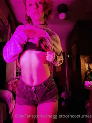 snaggletoothcostumes