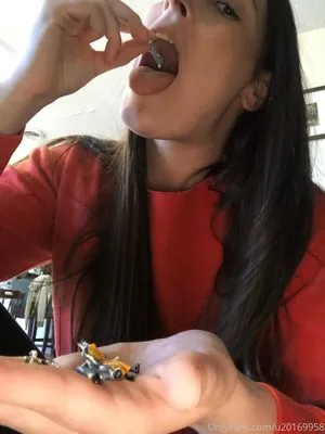 SocksyFeetBae