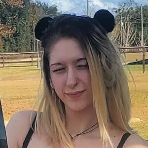 sofieyoungxxx