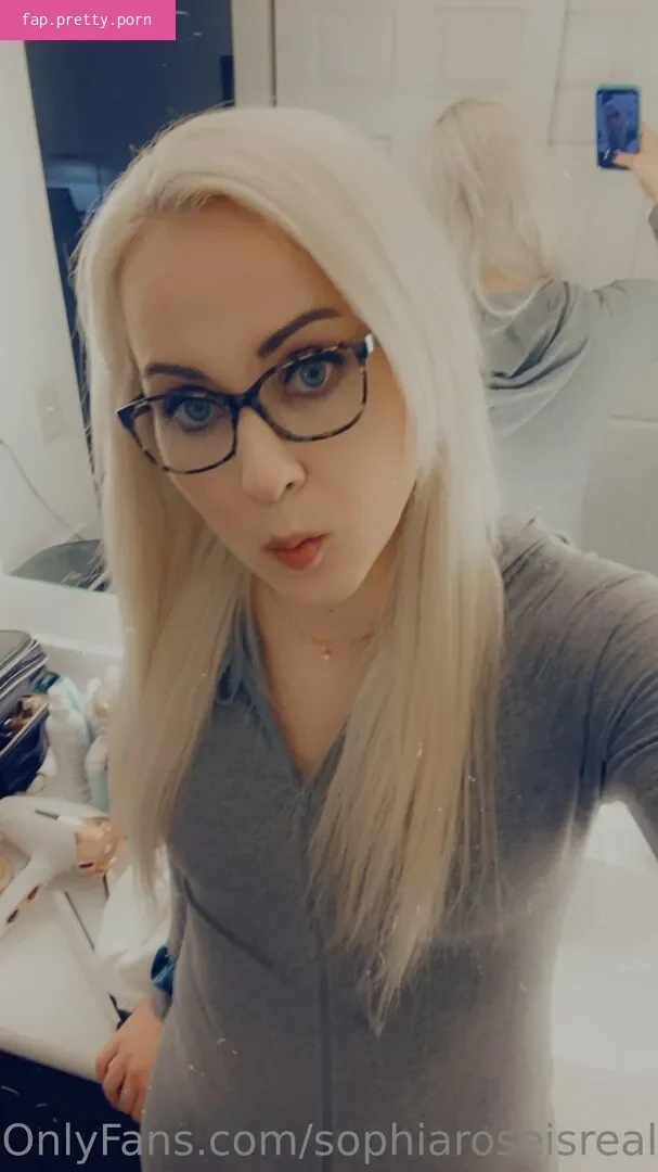 sophiaroseisreal - Photo #03