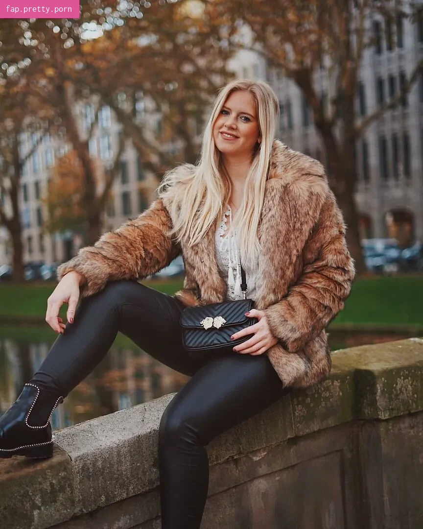 Sophie - Photo #05