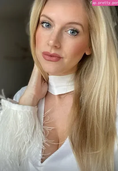 Sophie - Photo #01