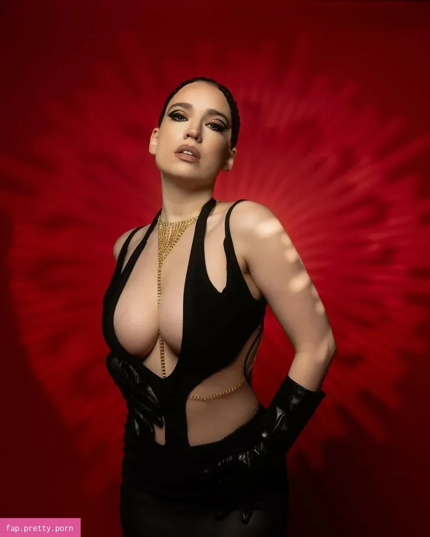 Stephanie Oustalet - Photo #00