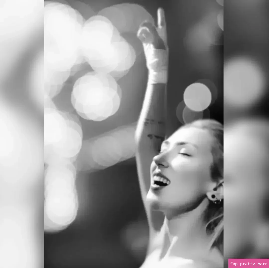 Suela Pahija - Photo #11