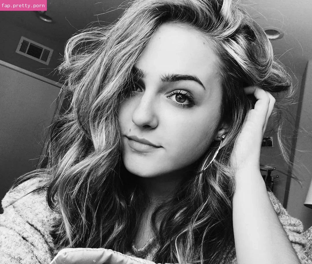Sophie Reynolds - Photo #13