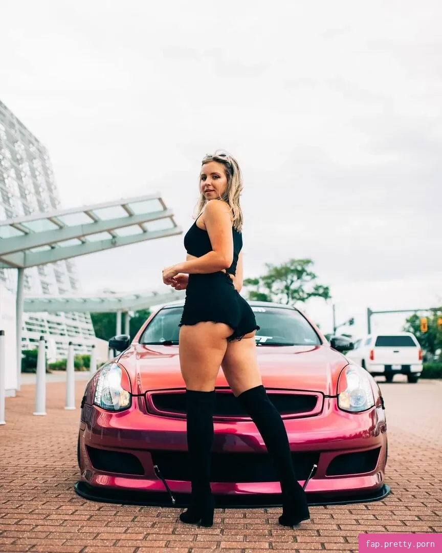 Sarah Senecal - Photo #03
