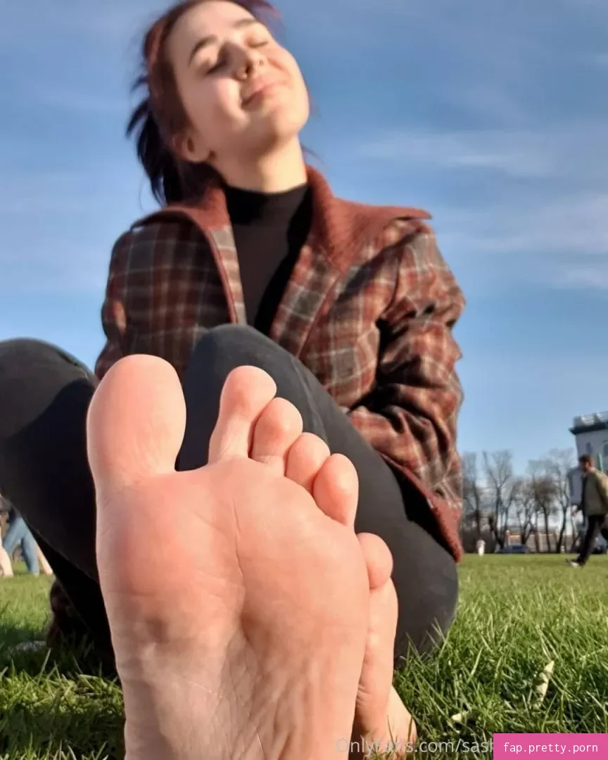 sasha_s.little.feet - Photo #03