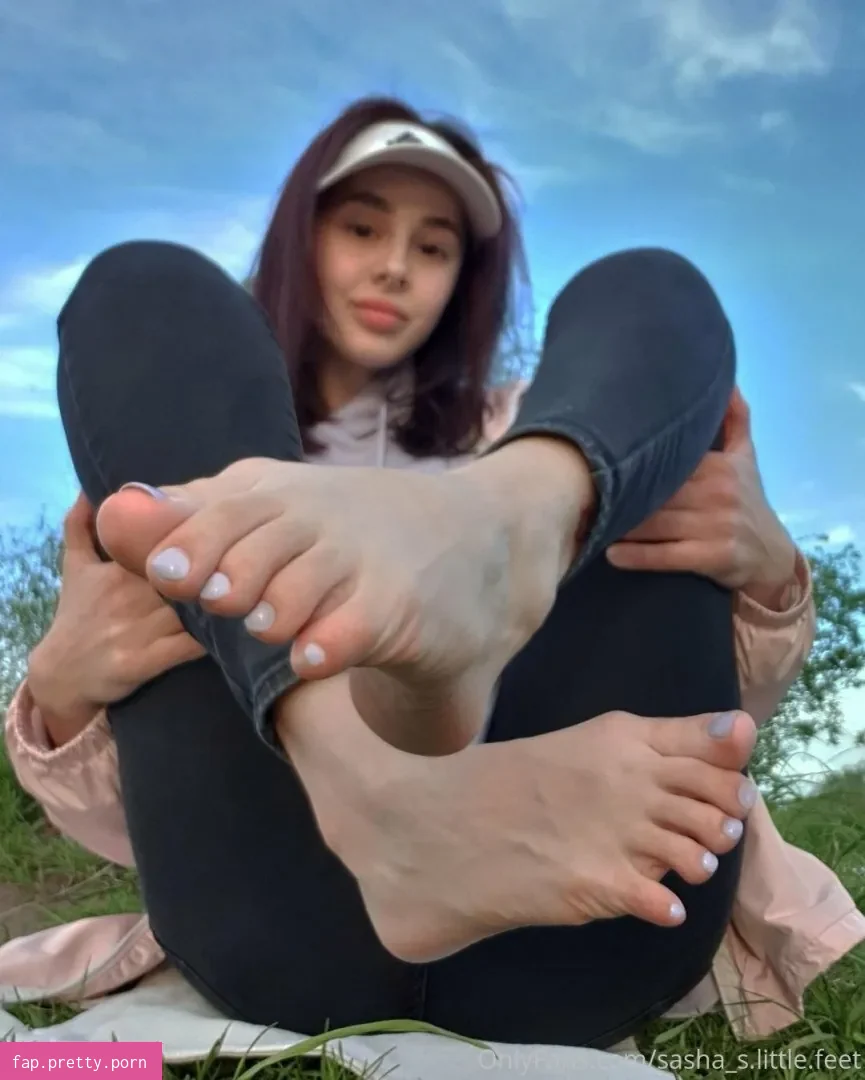 sasha_s.little.feet - Photo #76