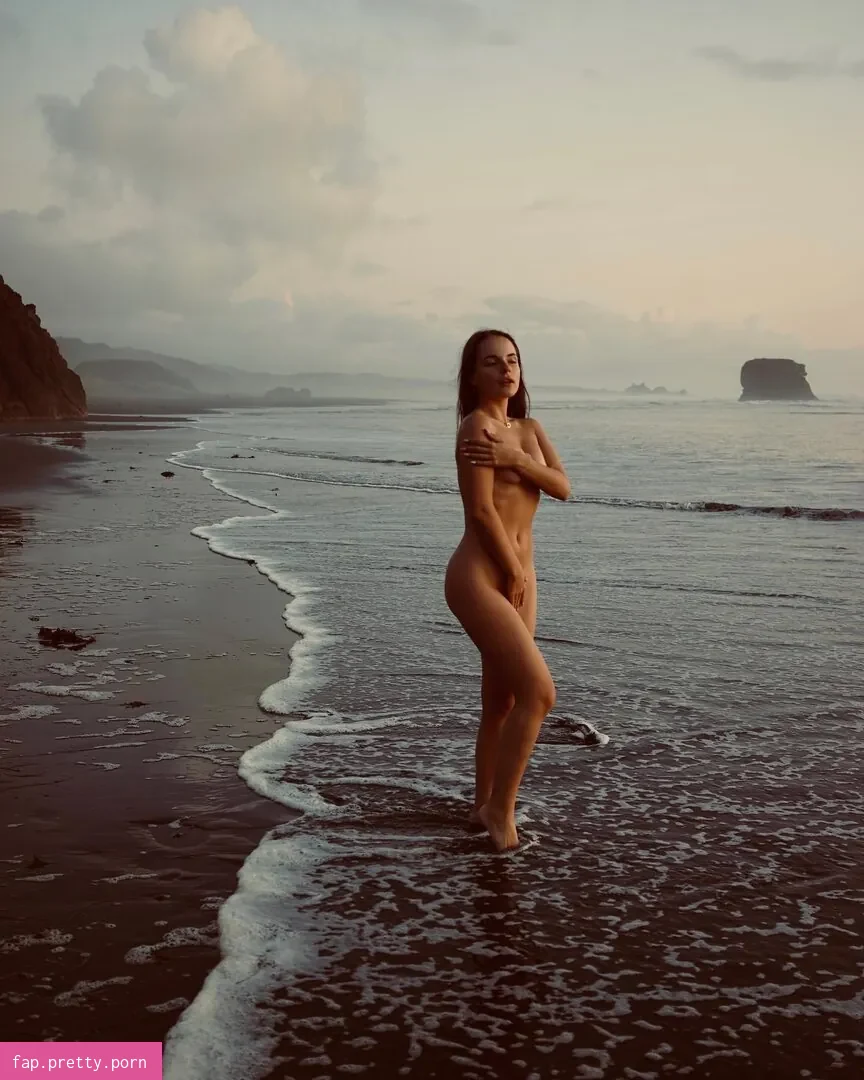 Sasha Spilberg - Photo #42