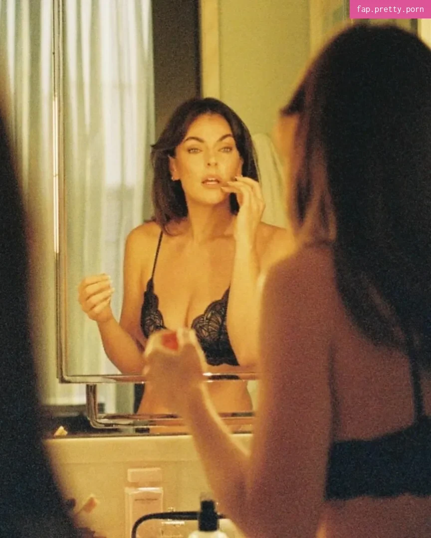 Serinda Swan - Photo #22