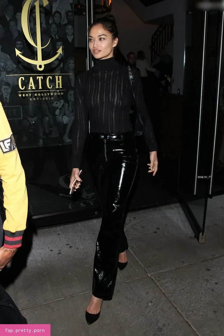 Shanina Shaik - Photo #04