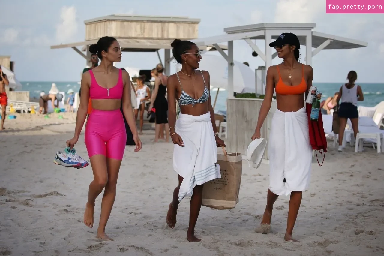 Shanina Shaik - Photo #92