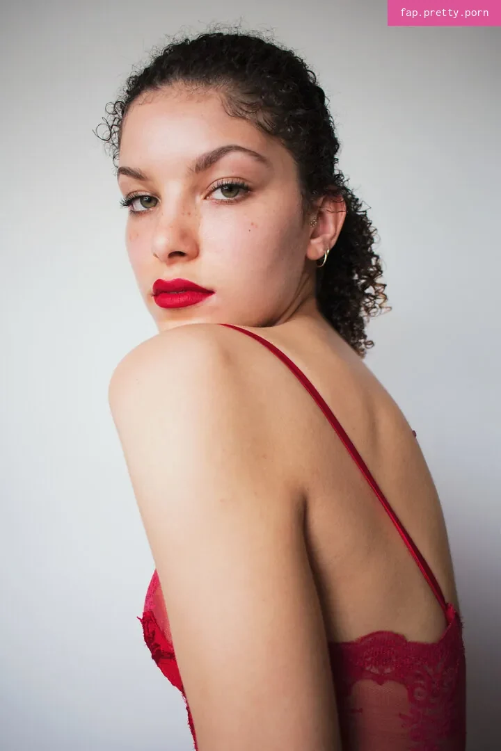Sherease Spinale - Photo #02