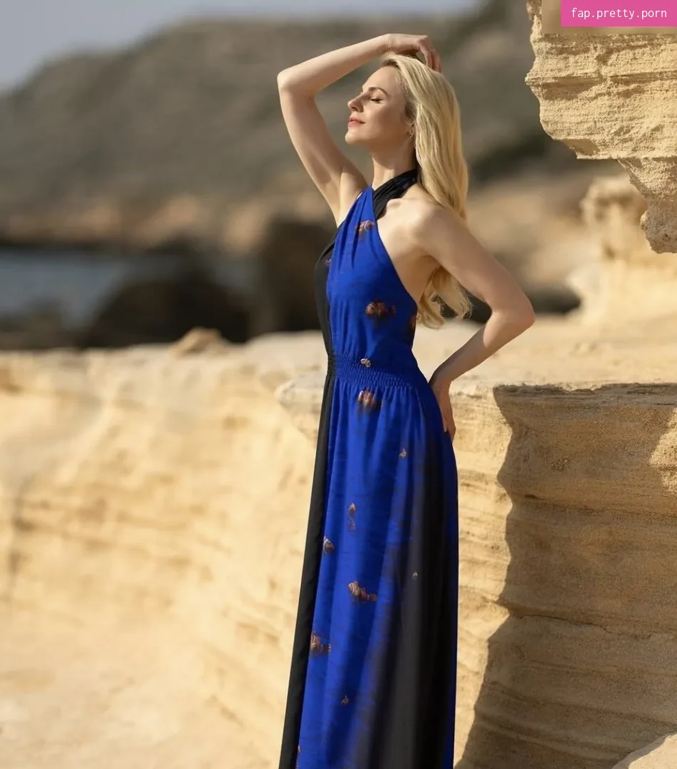 Silvia Schneider - Photo #02