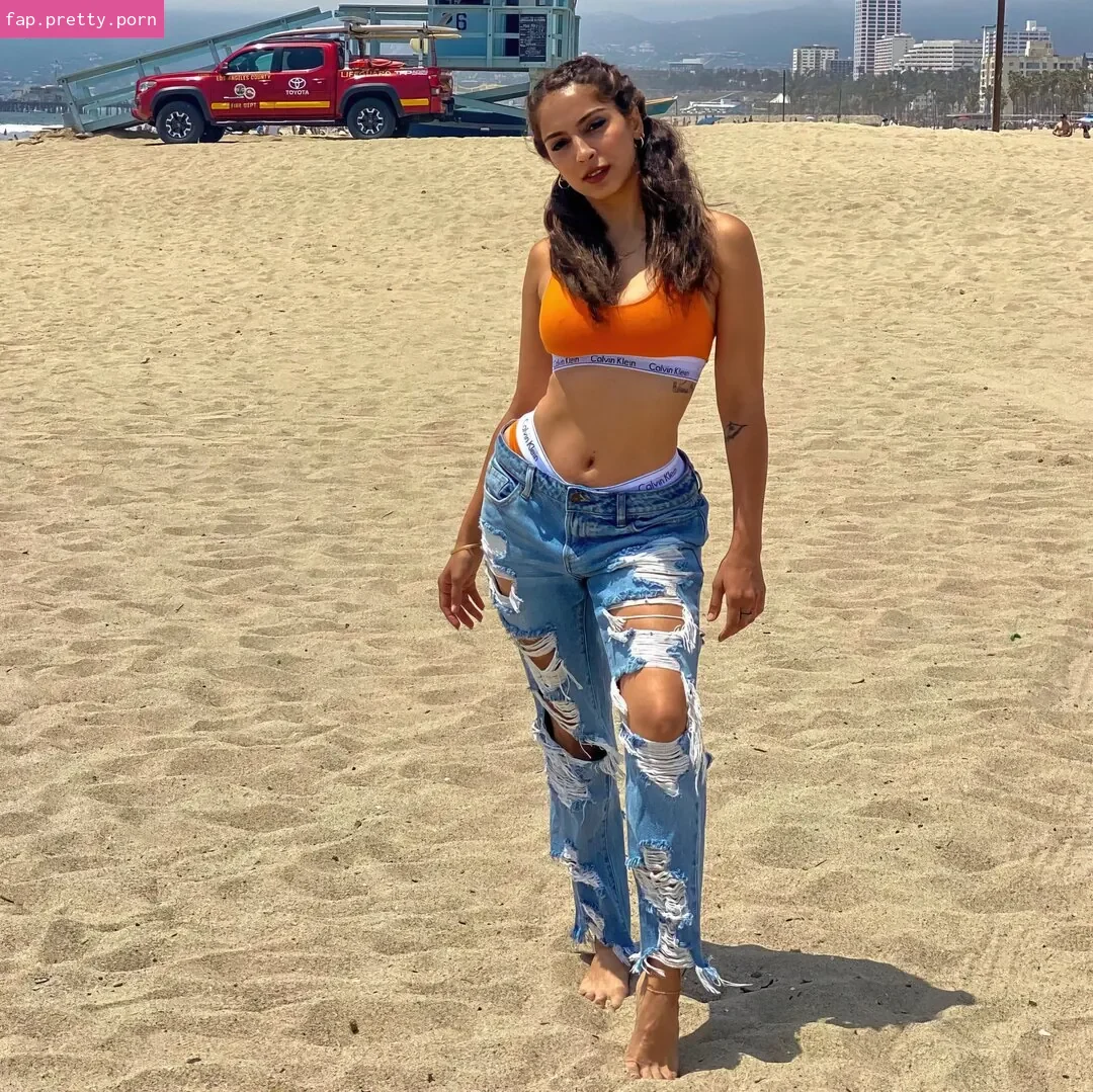 Simmi Singh - Photo #05