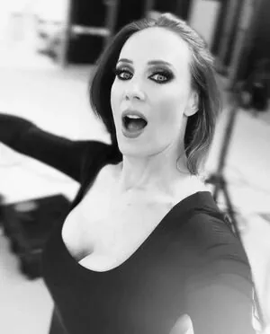 Simone Simons