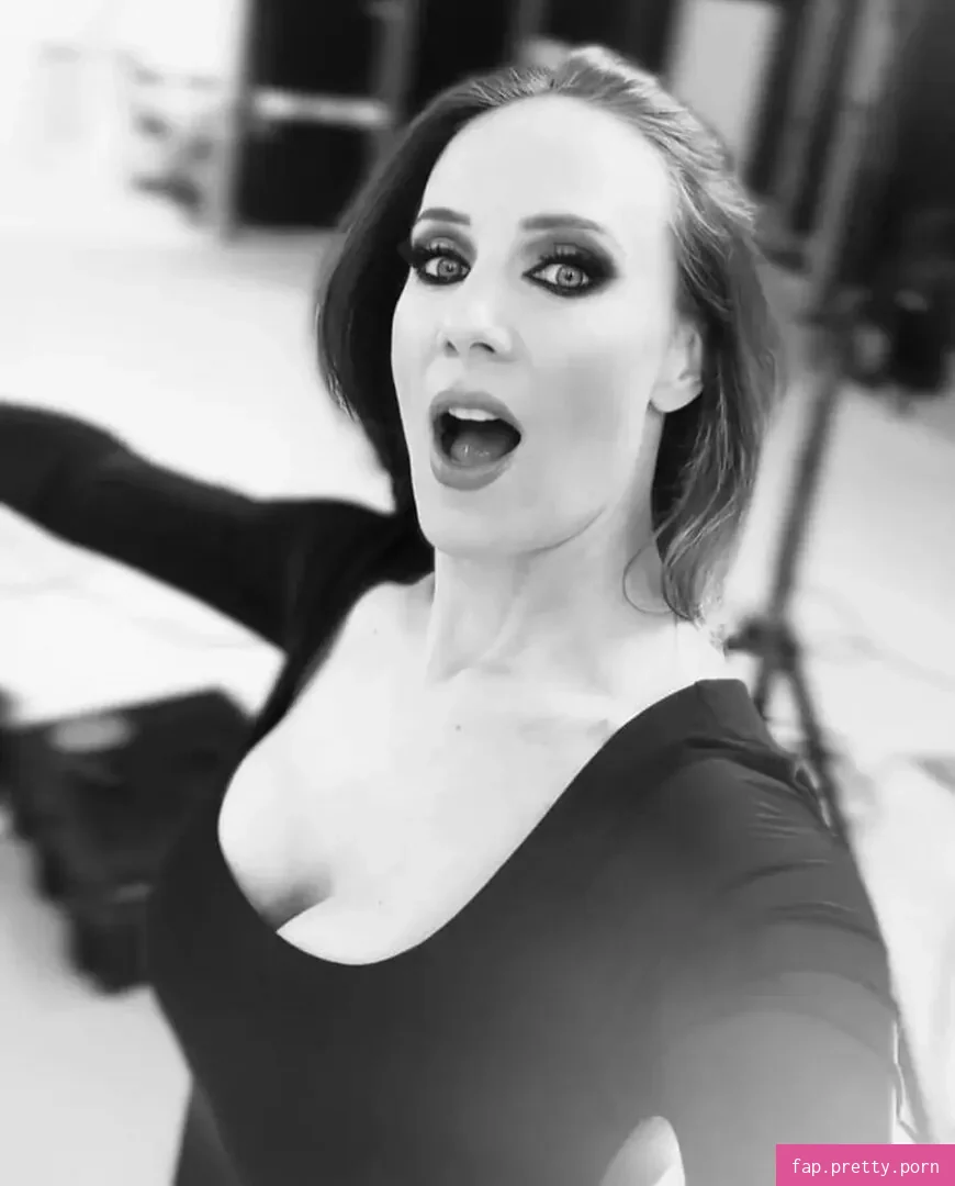 Simone Simons - Photo #32