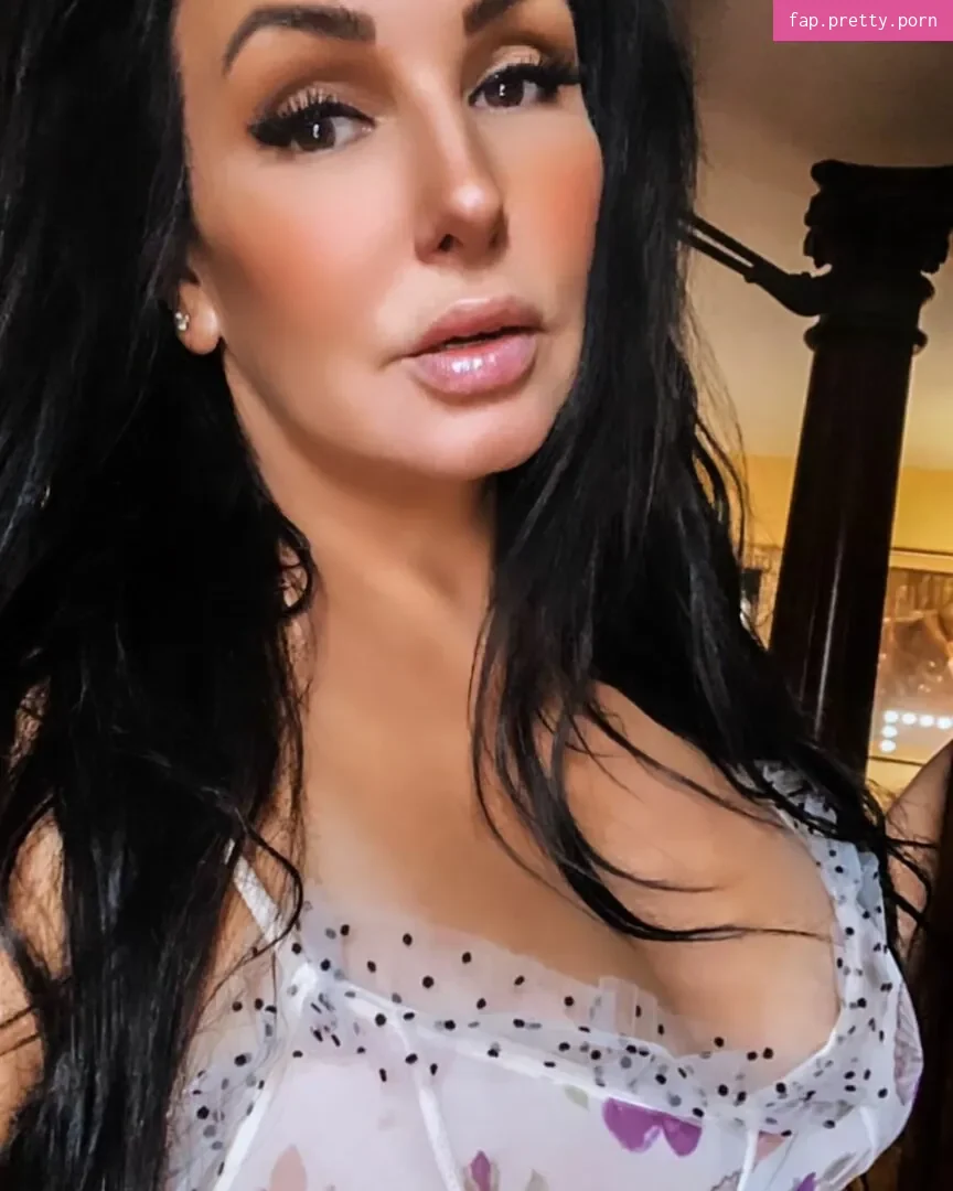 Sophia Scott - Photo #36